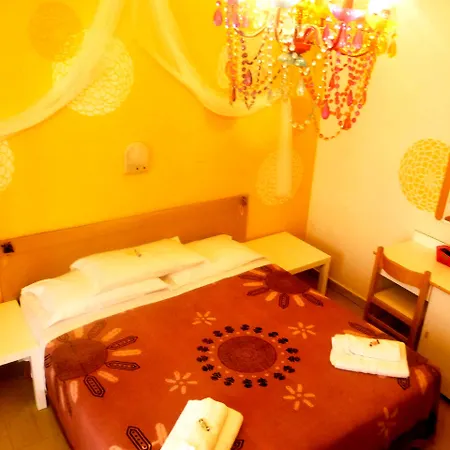 酒店 Riccione - Enjoy Your Summer -beach Village Incluso 2*