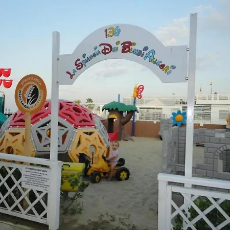 酒店 Riccione - Enjoy Your Summer -beach Village Incluso 2*