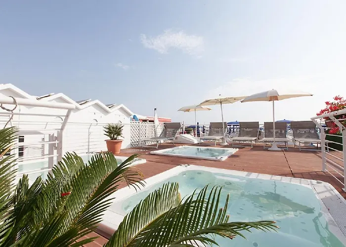 Riccione - Enjoy Your Summer -beach Village Incluso Hotell 2*